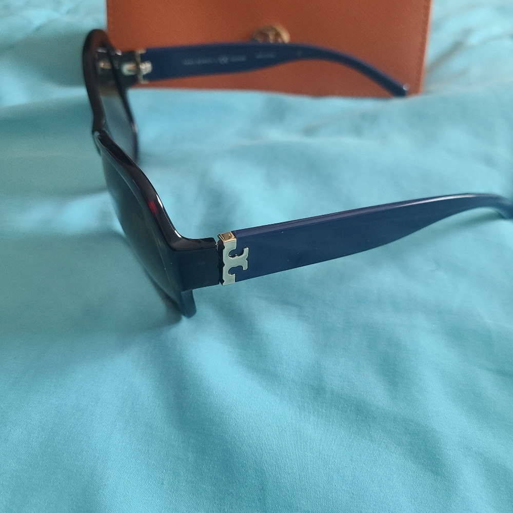 Tory Burch sunglasses - Picture 2 of 2